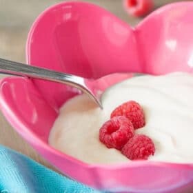 How to make homemade natural yoghurt