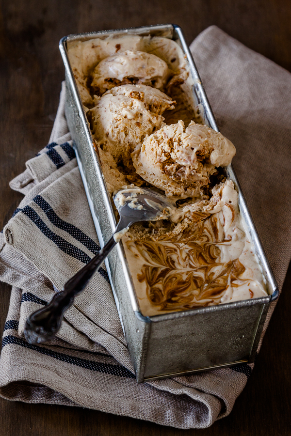 No churn caramelised white chocolate ice cream - delicious, divine and only 3 ingredients! |Get the recipe at DeliciousEveryday.com