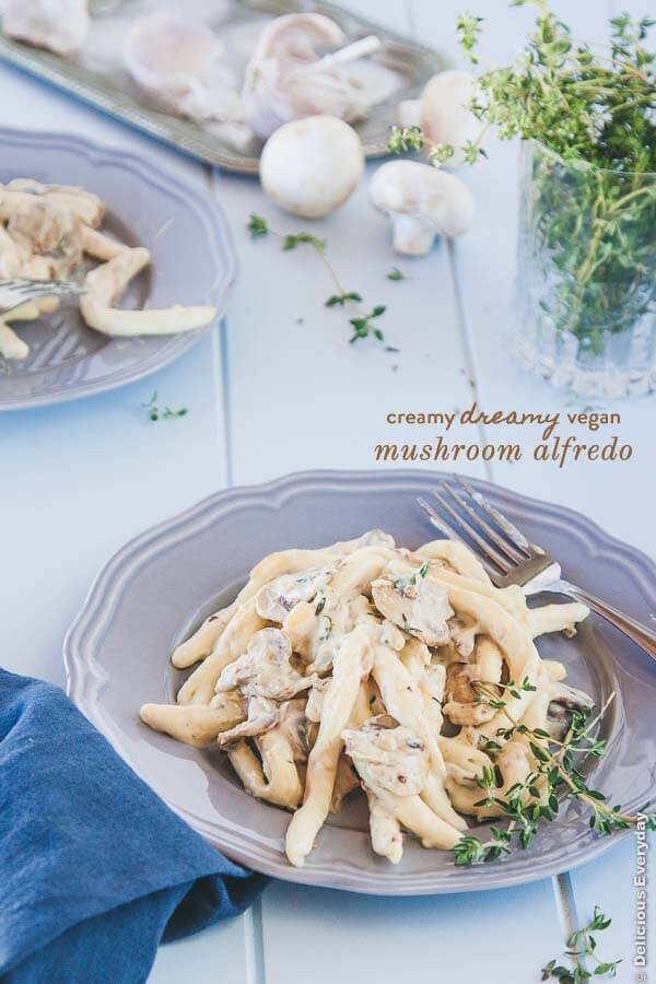 Creamy dreamy vegan mushroom alfredo {vegan + dairy free} | DeliciousEveryday.com @deliciouseveryd