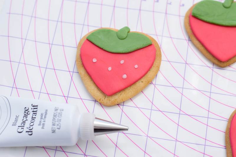 so fun decorating Strawberry Sugar Cookies 