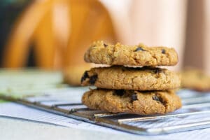 One-Bowl Vegan Oatmeal Raisin Cookies
