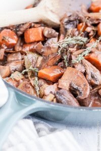 Mushroom Bourguignon - The classic beef bourguignon gets a vegetarian makeover with this delicious mushroom bourguignon recipe! A delicious and hearty winter vegan dish.