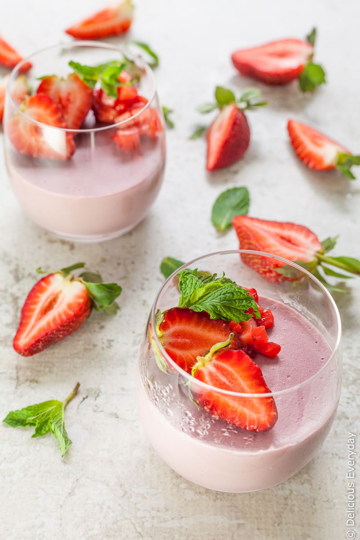 This delicious strawberry vegan panna cotta is quick and easy to make. If you love panna cotta but no longer eat dairy you'll love this easy recipe. 